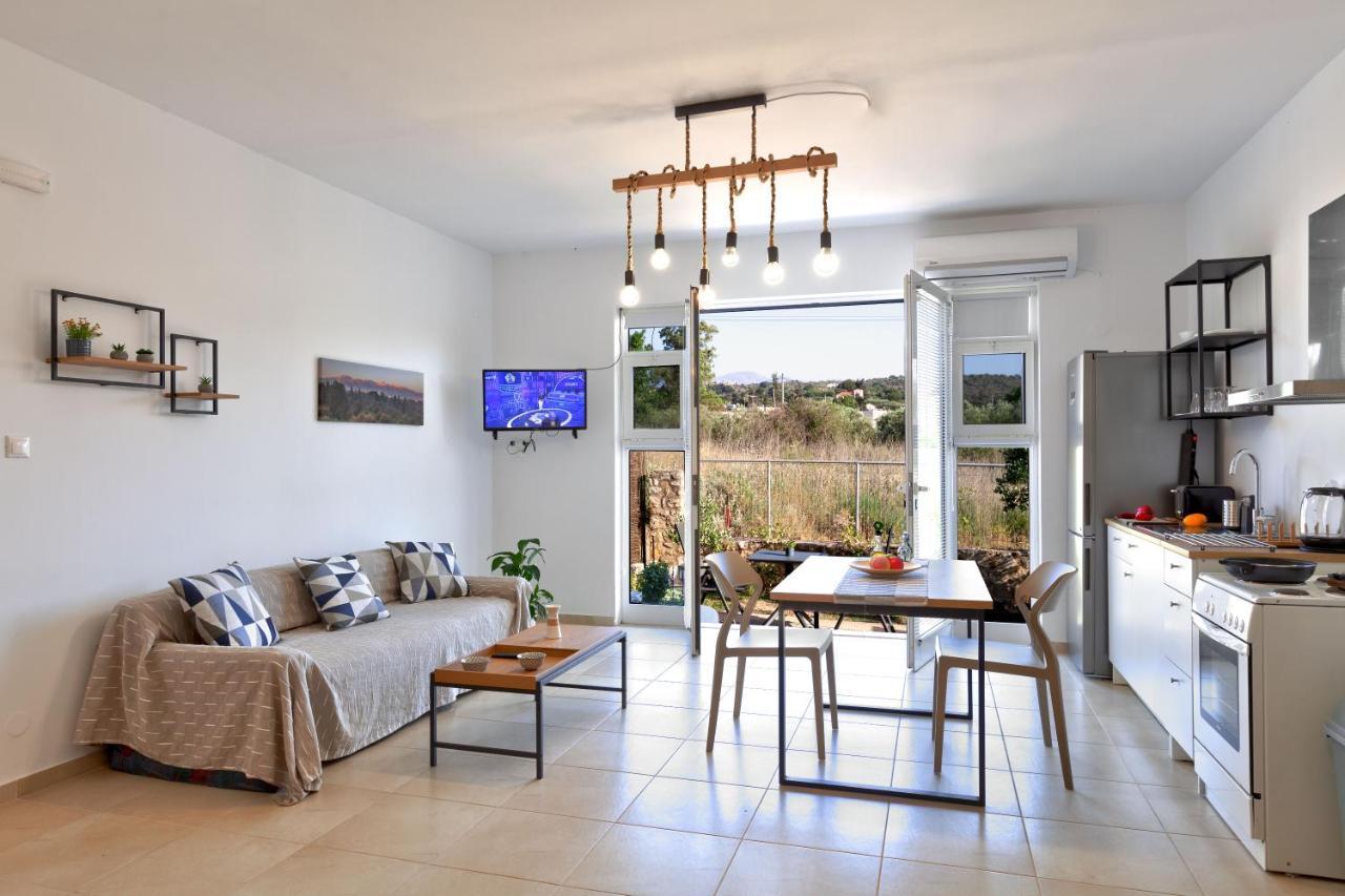 Livingfy Apt With Mountain View & Garden Vamos Exteriör bild