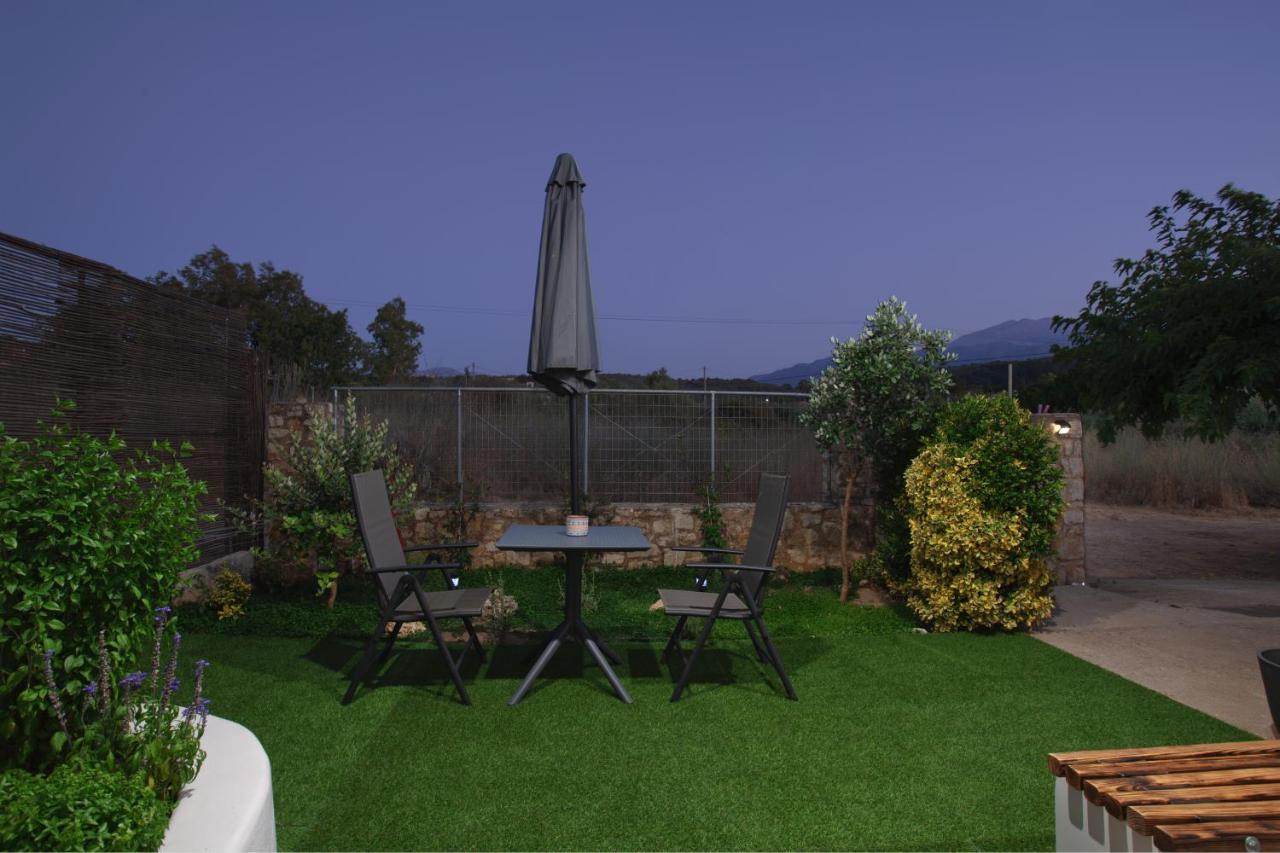 Livingfy Apt With Mountain View & Garden Vamos Exteriör bild
